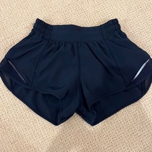 Hotty Hot Low-Rise Lined Shorts 2.5”